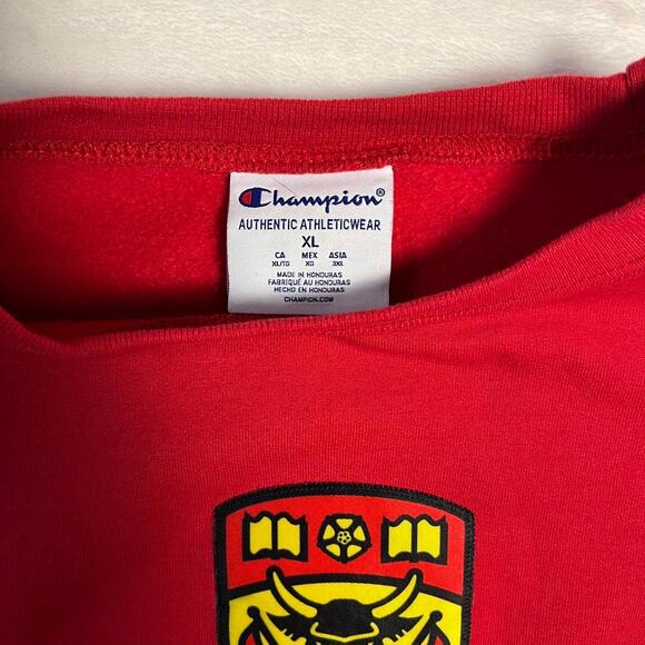 Champion University of Calgary Sweatshirt Men's XL Dinos Red Bull Crest School - Picture 4 of 8